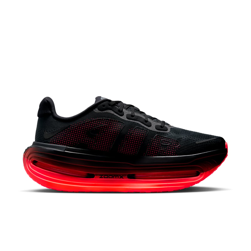 Scarpe da running Nike Vomero Premium "Black & Bright Crimson" | Uomo | Corsa | 02 | SPORTSHOWROOM