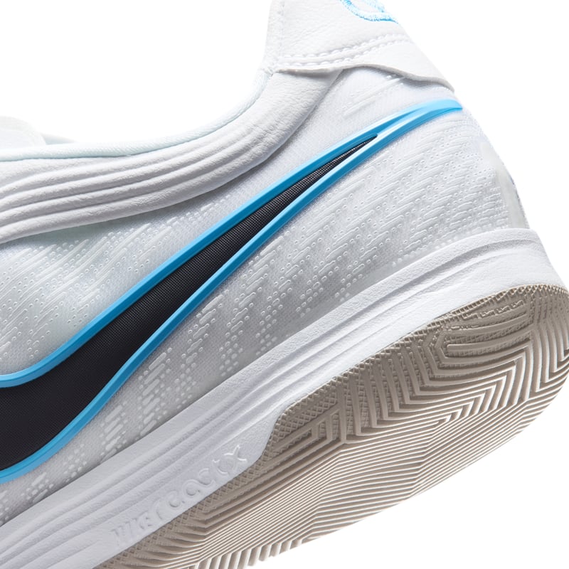 Buty piłkarskie Nike Men Tiempo Reactgato "White & Shimmer" | Mezczyzni | Piłka nożna | 08 | SPORTSHOWROOM