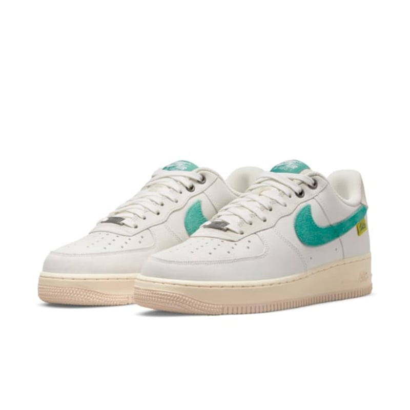 Nike Air Force 1 '07 LV8 DO5876-100 05