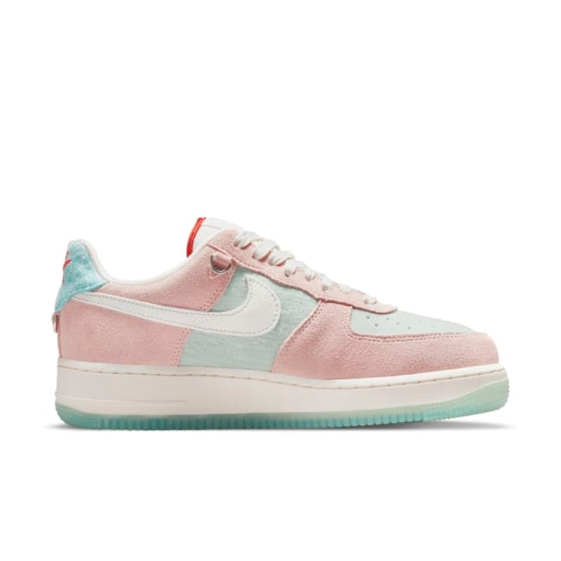 Nike Air Force 1 '07 LX DQ5361-011 03