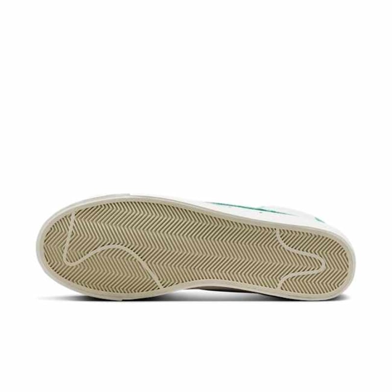 Nike Blazer Mid '77 FN5822-100 02