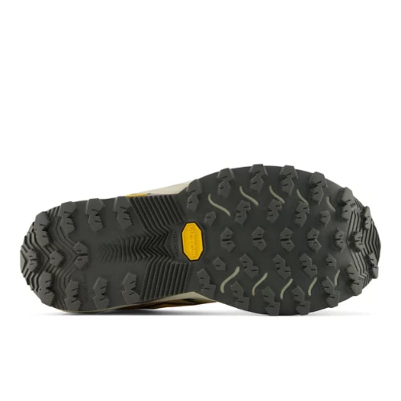 Tekaški copati New Balance FuelCell Rebel Trail "White Peach & Timberwolf" | Ženske | Tek | 03 | SPORTSHOWROOM