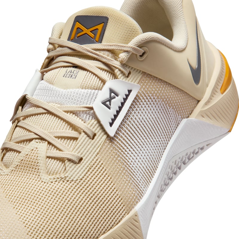 Buty treningowe Nike Metcon 10 "Light Khaki & Gold Leaf" | Mezczyzni | Trening | 07 | SPORTSHOWROOM