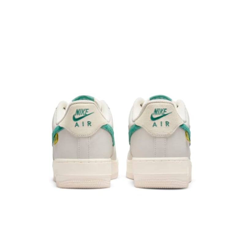 Nike Air Force 1 '07 LV8 DO5876-100 06