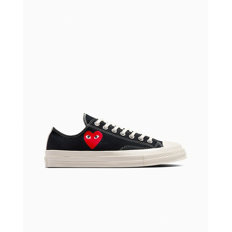 Converse Chuck 70 Low x PLAY Comme des Garçons ‘Single Heart’ A08804C 01
