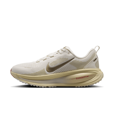Nike Vomero 18 runners "Sail & Light Khaki" | Women | Running | 00 | SPORTSHOWROOM