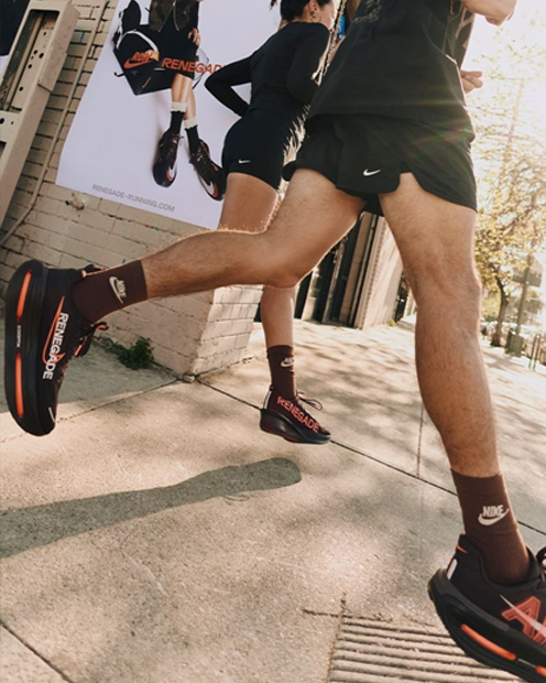 Scarpe da running Nike Vomero Premium x Renegade "Brown Basalt & Total Orange" | Uomo | Corsa | 06 | SPORTSHOWROOM