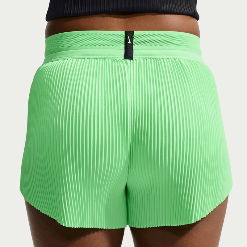 Nike AeroSwift Dri-FIT ADV Mid-Rise 3" Brief-Lined Shorts "Illusion Green" | Dames | Hardlopen | 03 | SPORTSHOWROOM