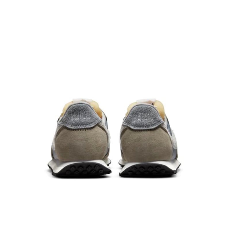 Nike Waffle Trainer 2 SE DM9090-011 06