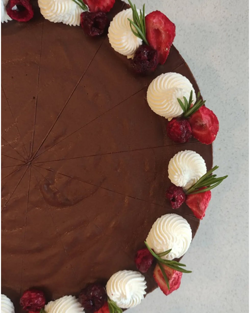 Vinni The Vegan Witch CWDGK9WHCMGCN7FM8 01