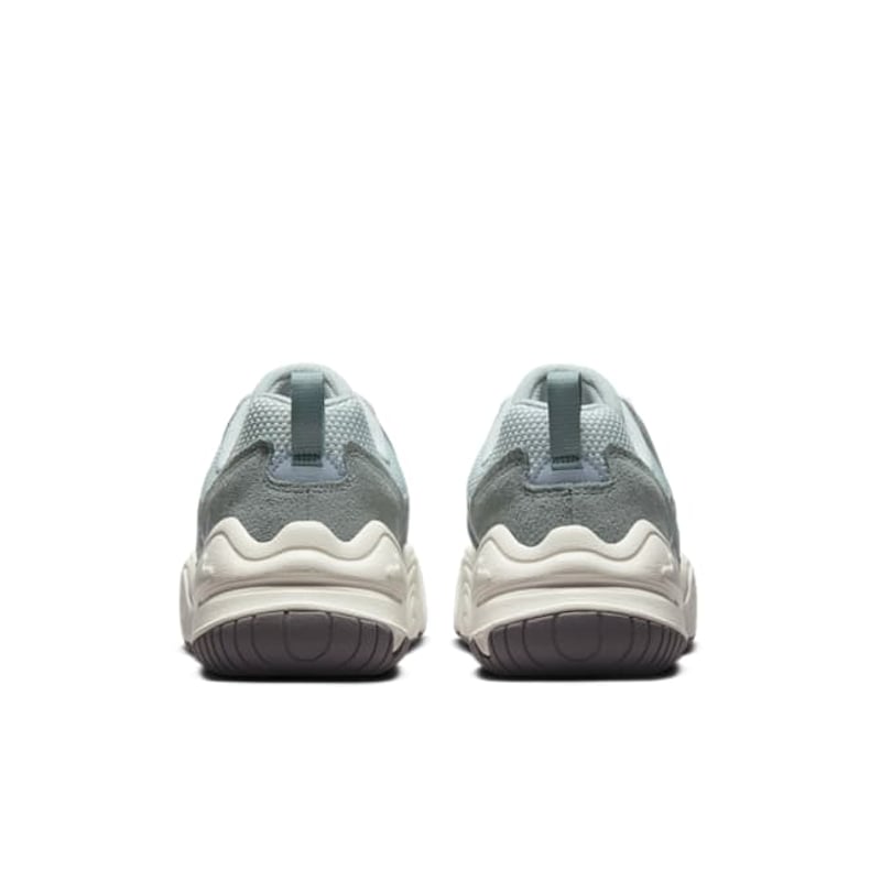 Nike Tech Hera DR9761-001 06