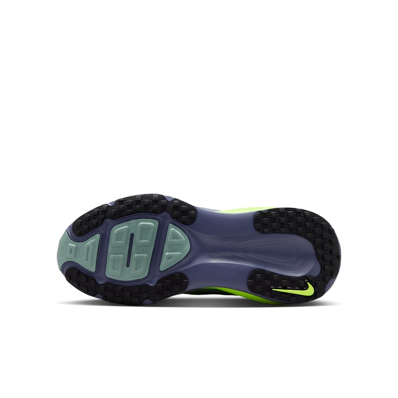 Nike Vomero 18 HQ2157-300 02