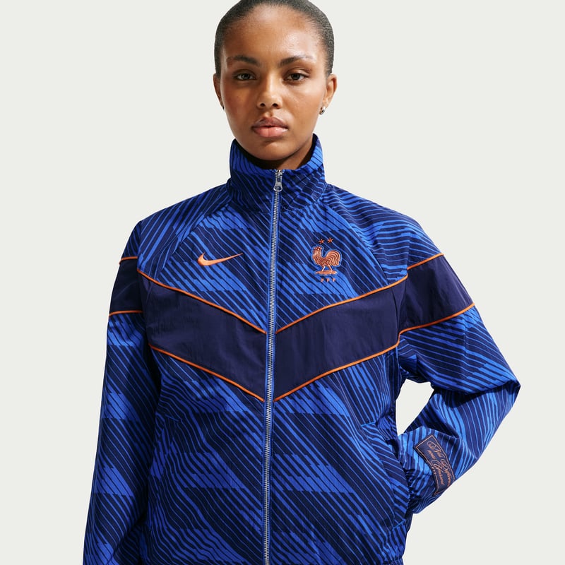 Nike FFF Windrunner UV Woven IB6261-480 01