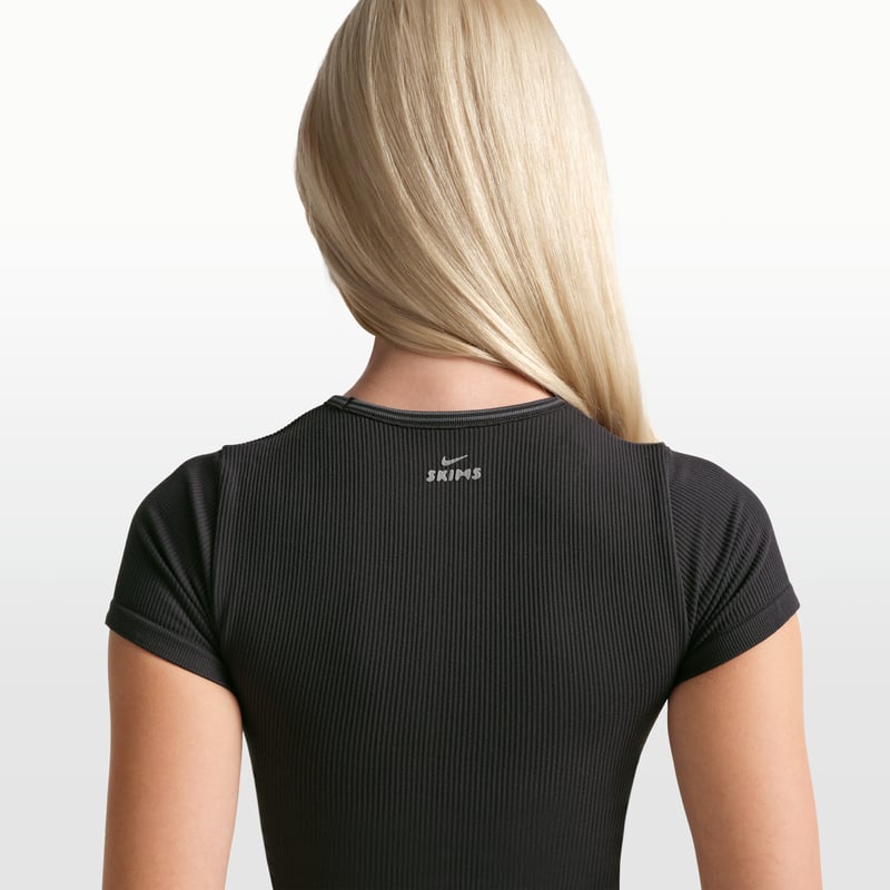NikeSKIMS Ribbed Seamless IR5002-054 03