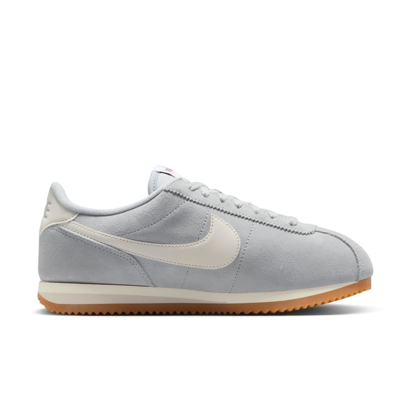 Tenisky Nike Cortez "Light Smoke Grey & Light Orewood Brown" | Ženy | Sportstyle | 03 | SPORTSHOWROOM