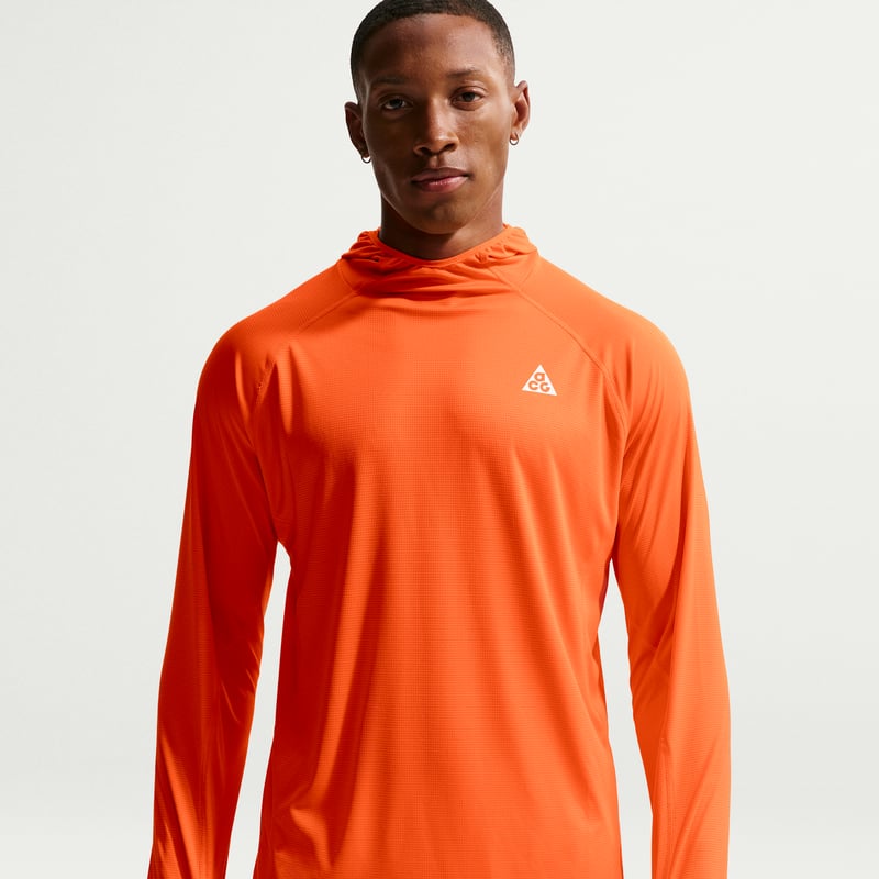 Top Nike ACG "Solar Chase" Dri-FIT UV Protection Hooded "Safety Orange" | Homem | Exterior | 01 | SPORTSHOWROOM