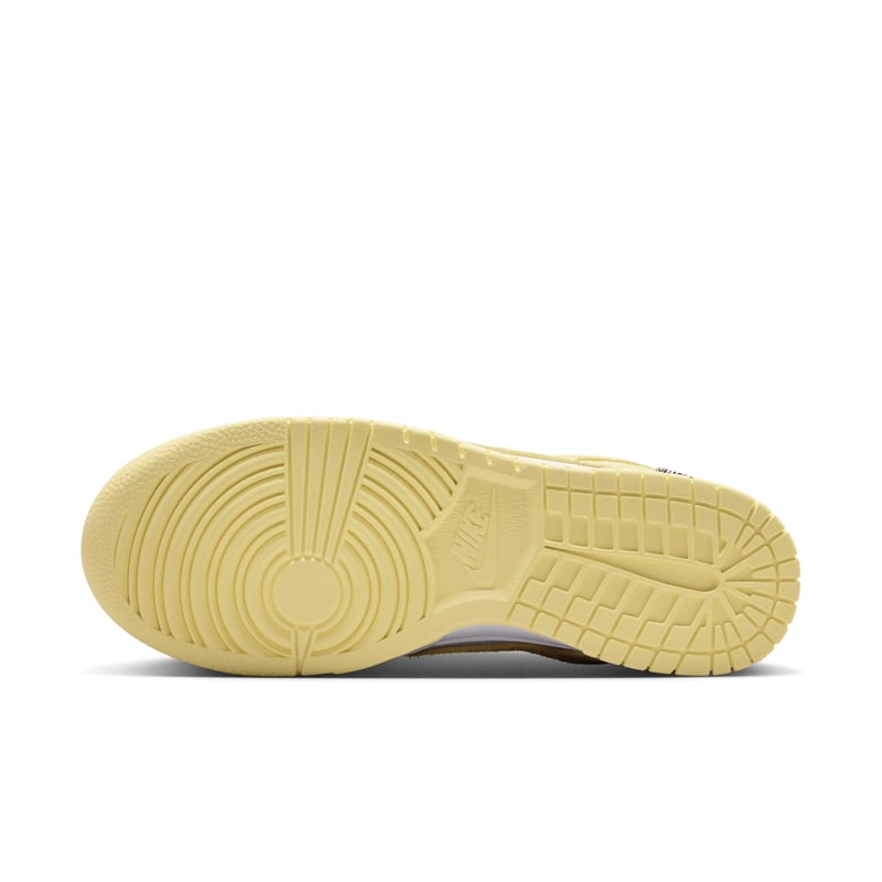 Nike Dunk Low Suede sneakers "Sail & Soft Yellow" | Dame | Sportstyle | 02 | SPORTSHOWROOM