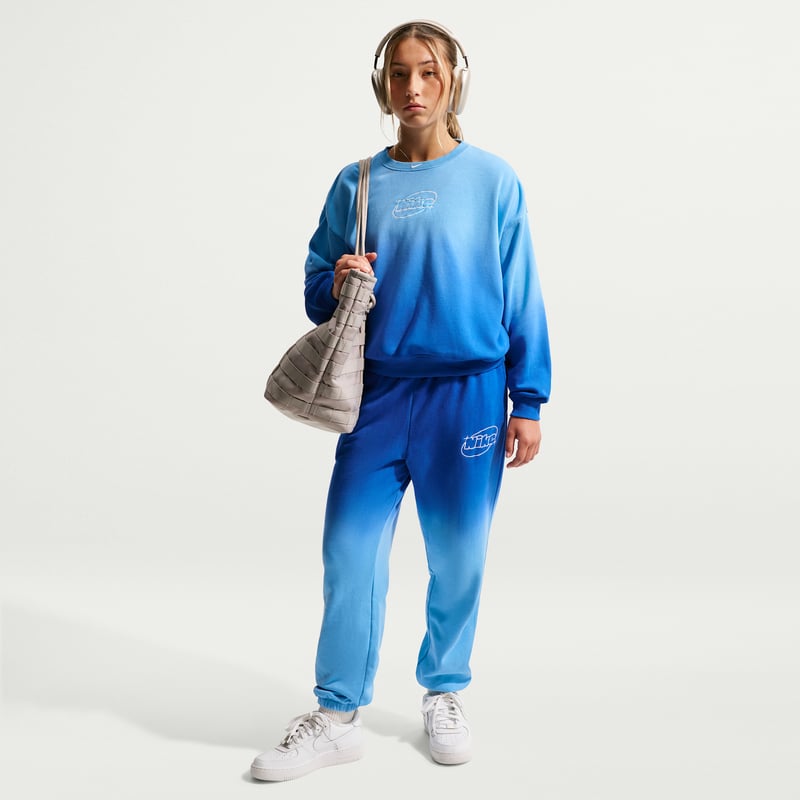 Nike Studio Fleece Lightweight Oversized Graphic Crew Genser "Football Blue & Game Royal" | Barn | | 03 | SPORTSHOWROOM