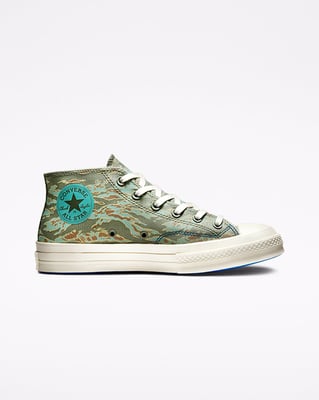 Converse Half Chuck 70 Mid x Undefeated 172397C