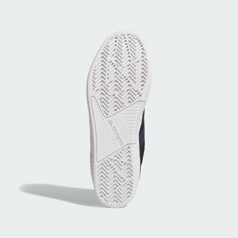 adidas Tyshawn Low JH8153 03