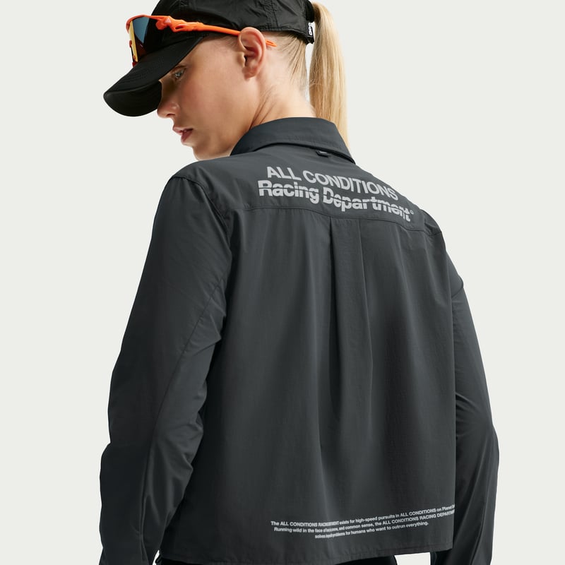 Nike ACG "Aireez" Button-Up Graphic Top "Dark Smoke Grey" | Dames | Outdoor | 02 | SPORTSHOWROOM