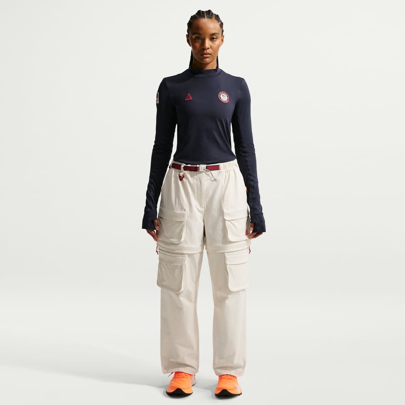 Nike ACG x United States Olympic Team Dri-FIT ADV UV Topp "Obsidian & Chile Red" | Dame | | 04 | SPORTSHOWROOM