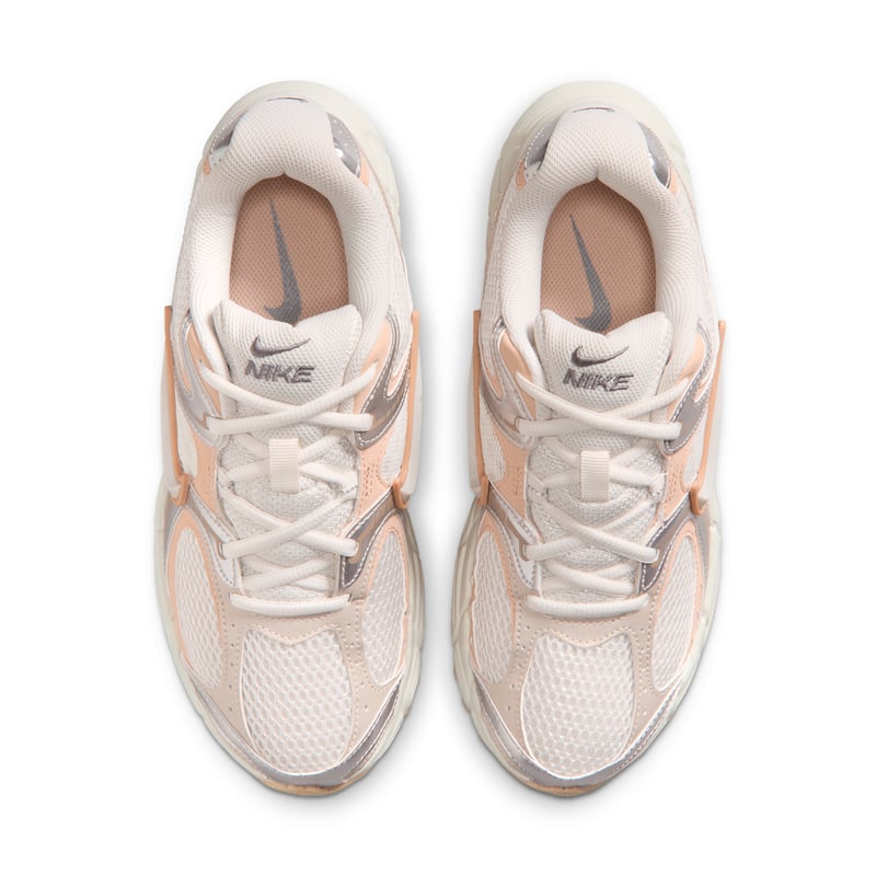 Nike V5 RNR sneakers "Phantom & Shimmer" | Dames | Sportstyle | 04 | SPORTSHOWROOM