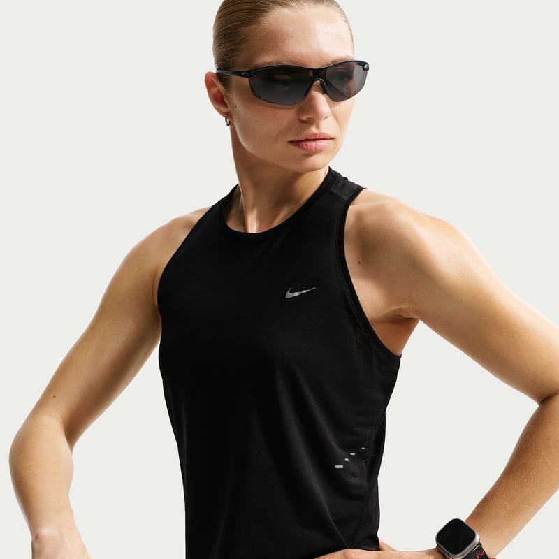 Nike Swift Breathe Dri-FIT IF1486-010 03