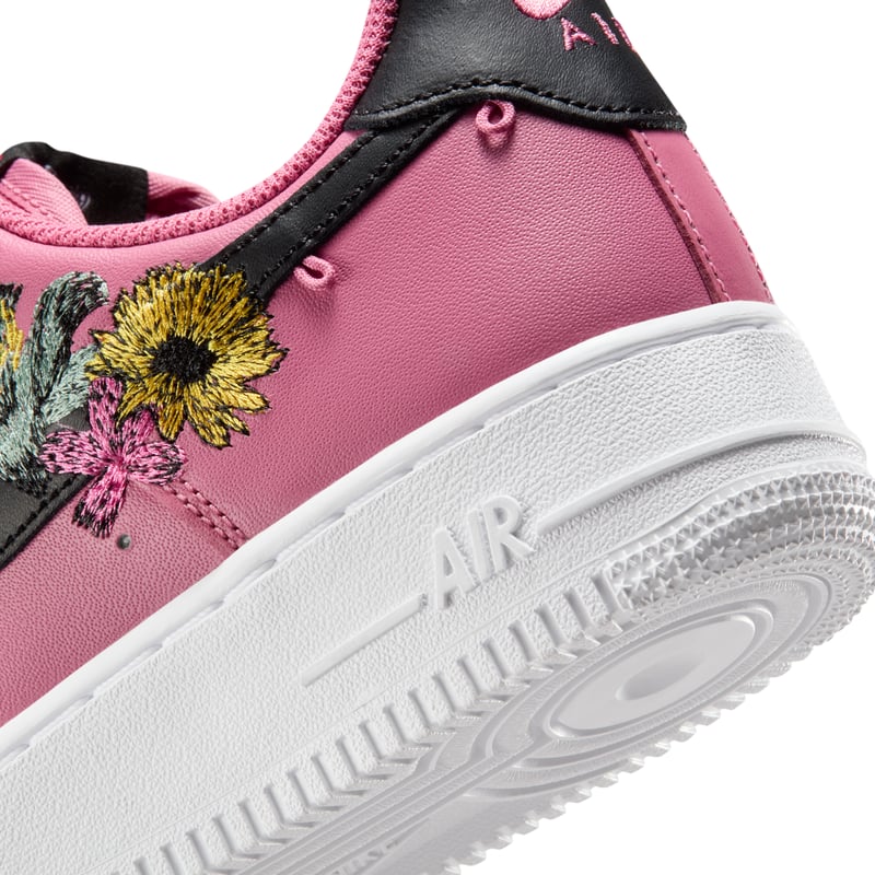 Zapatillas Nike Air Force 1 '07 Premium "Flowers" | Mujer | Estilo deportivo | 07 | SPORTSHOWROOM