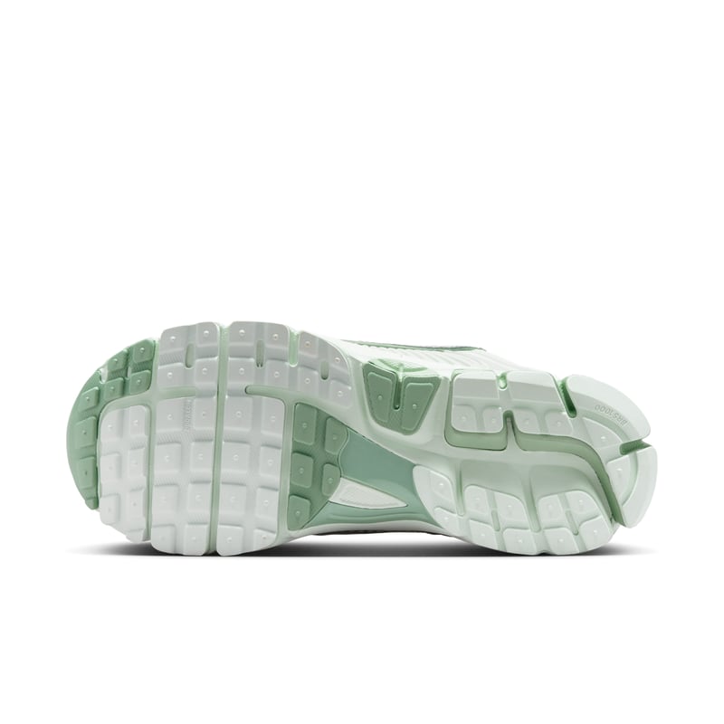 Nike Zoom Vomero 5 IV4311-300 02