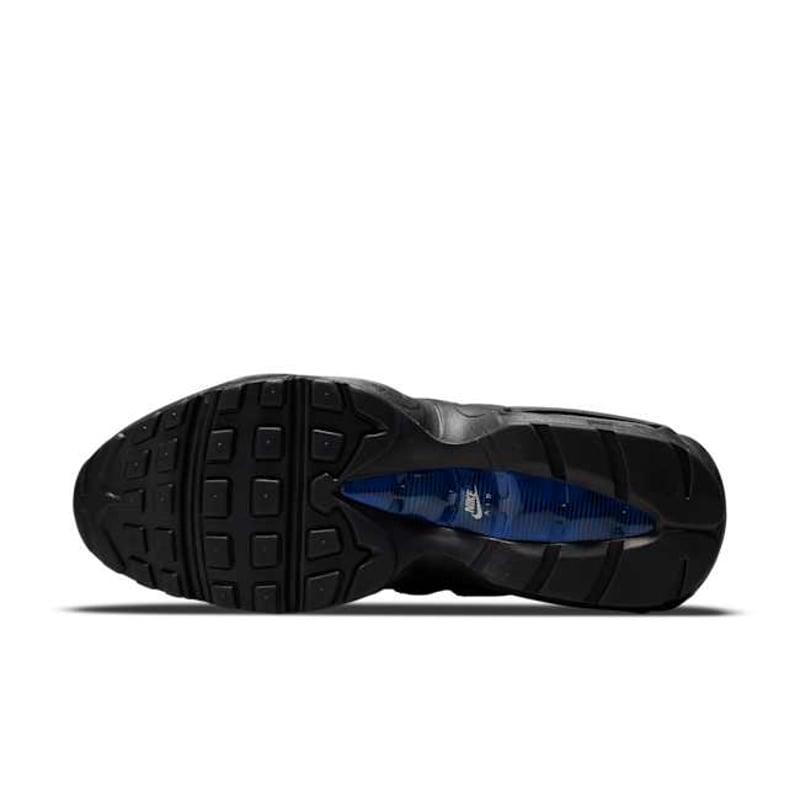 Nike Air Max 95 Essential DM9104-001 02