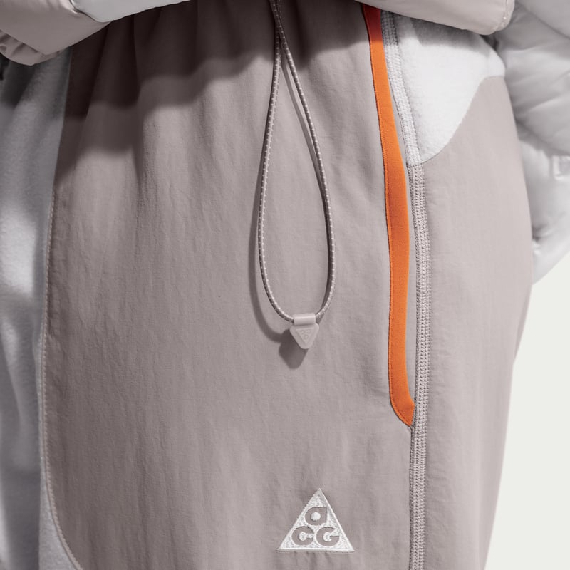 Nike ACG "Lava Flow" Therma-FIT ADV Jakke "Photon Dust & Grey Fog" | Dame | Sportstyle | 08 | SPORTSHOWROOM