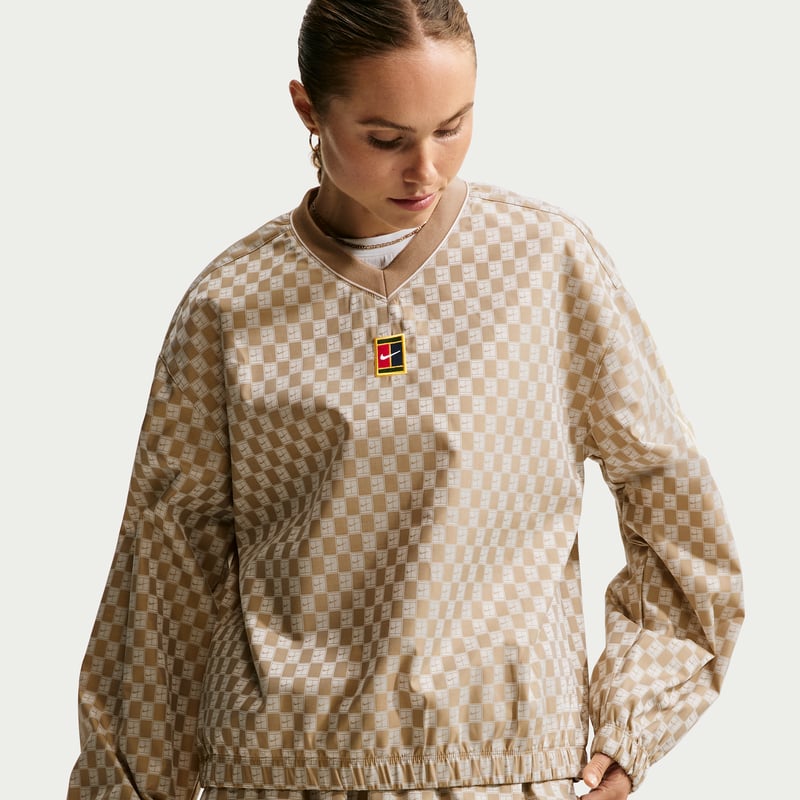 NikeCourt Court Collection Oversized Topp "Parachute Beige" | Kvinnor | Tennis | 01 | SPORTSHOWROOM