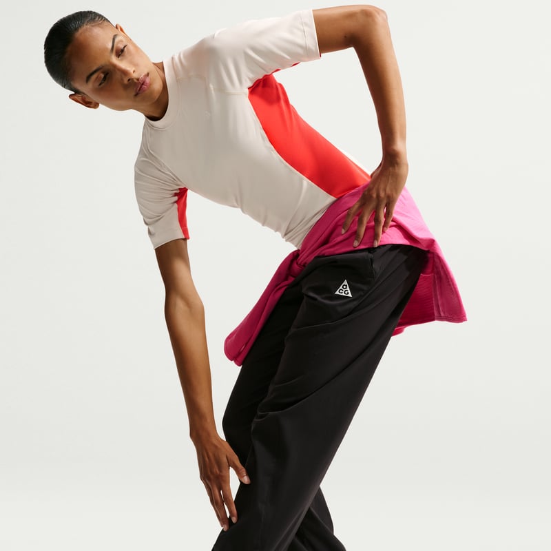Nike ACG "Wildsee" Dri-FIT Topp "Light Orewood Brown & Light Crimson" | Kvinnor | | 03 | SPORTSHOWROOM