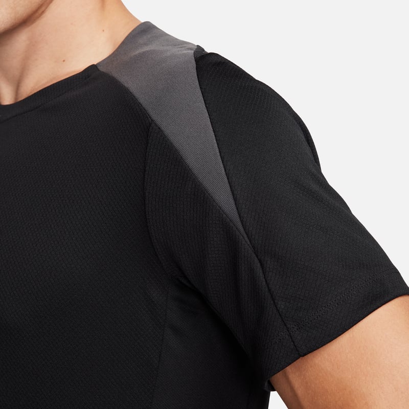 Nike Strike Dri-FIT FN2399-010 04