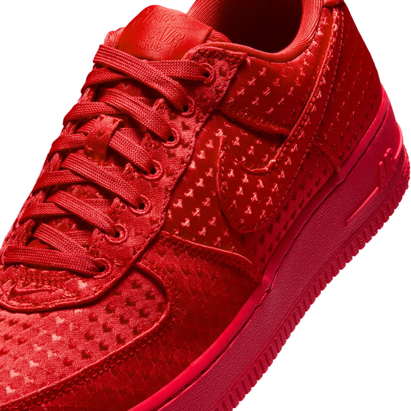 Nike Air Force 1 '07 SE Sneaker "Valentine's Day" | Damen | Sportstyle | 07 | SPORTSHOWROOM