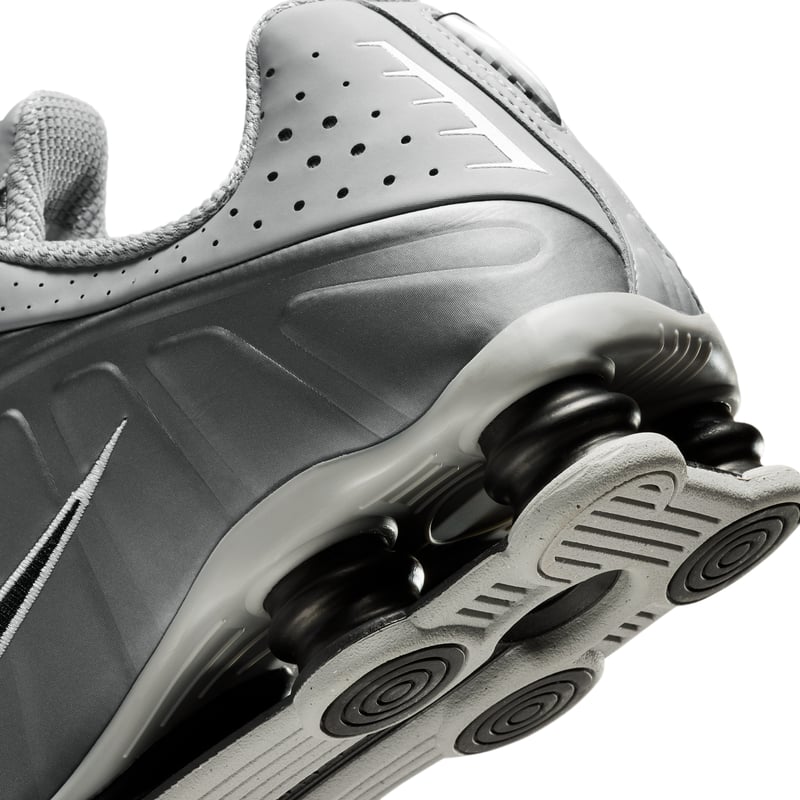 Nike Shox R4 HQ1988-011 08