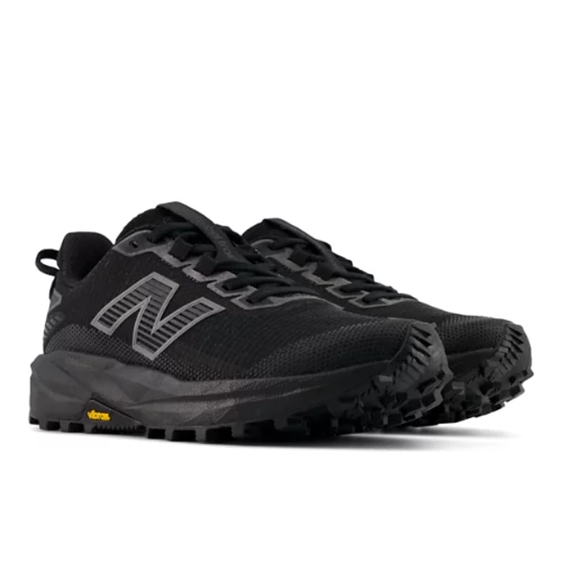 Tekaški copati New Balance FuelCell Rebel Trail "Black & Black Metallic" | Ženske | Tek | 02 | SPORTSHOWROOM