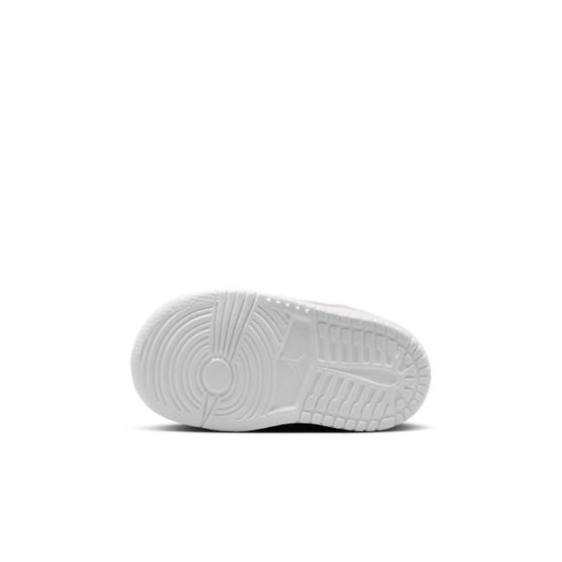 Jordan 1 Low Alt DR9747-608 02