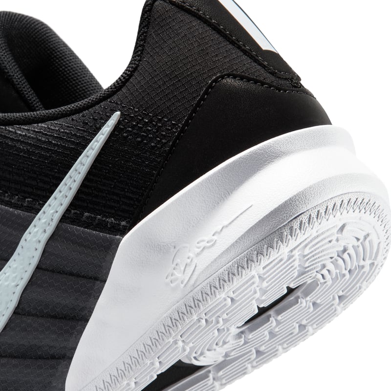 Nike Sabrina 3 basketbalschoenen "Black & White" | Dames | Basketbal | 07 | SPORTSHOWROOM