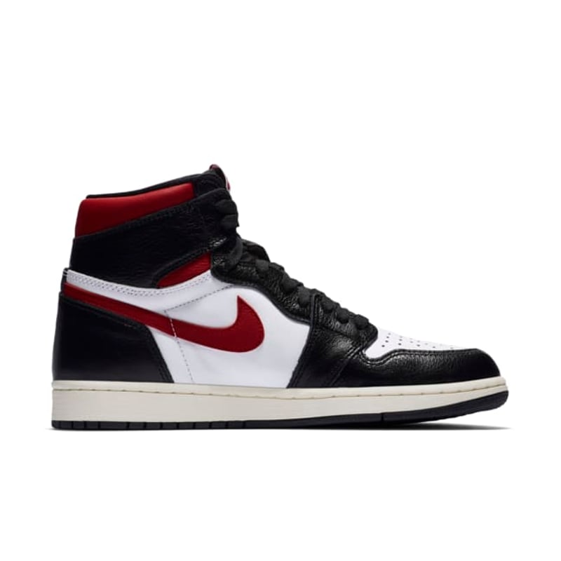 Jordan 1 Retro High OG 555088-061 03