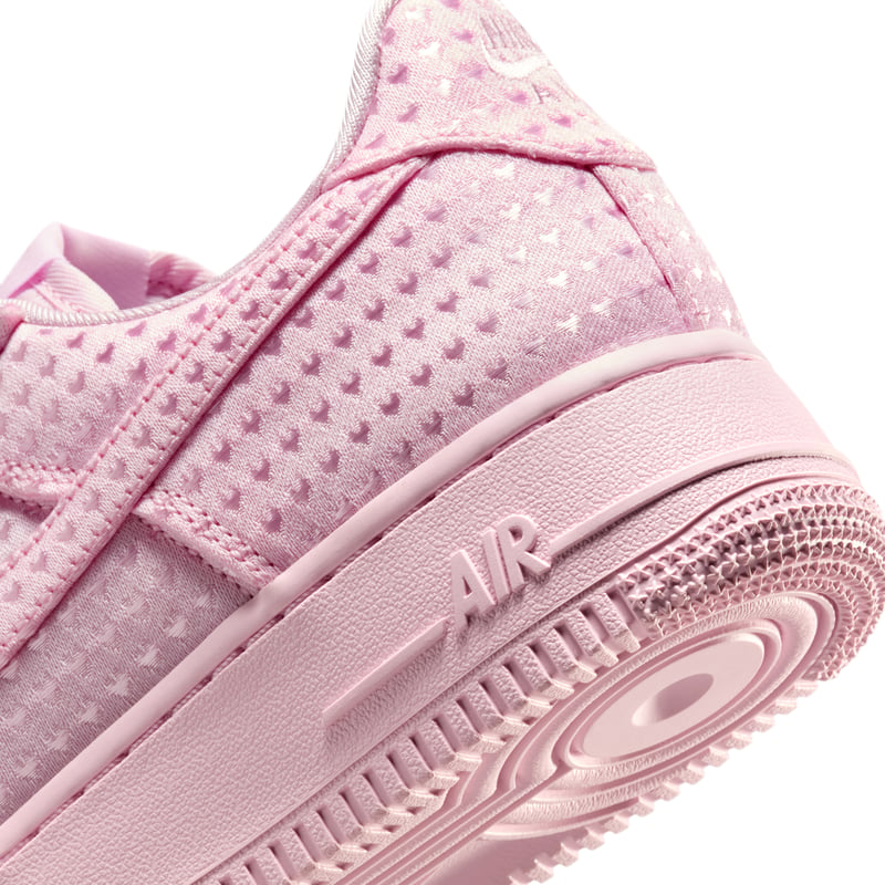 Nike Air Force 1 '07 SE Sneaker "Valentine's Day" | Damen | Sportstyle | 08 | SPORTSHOWROOM