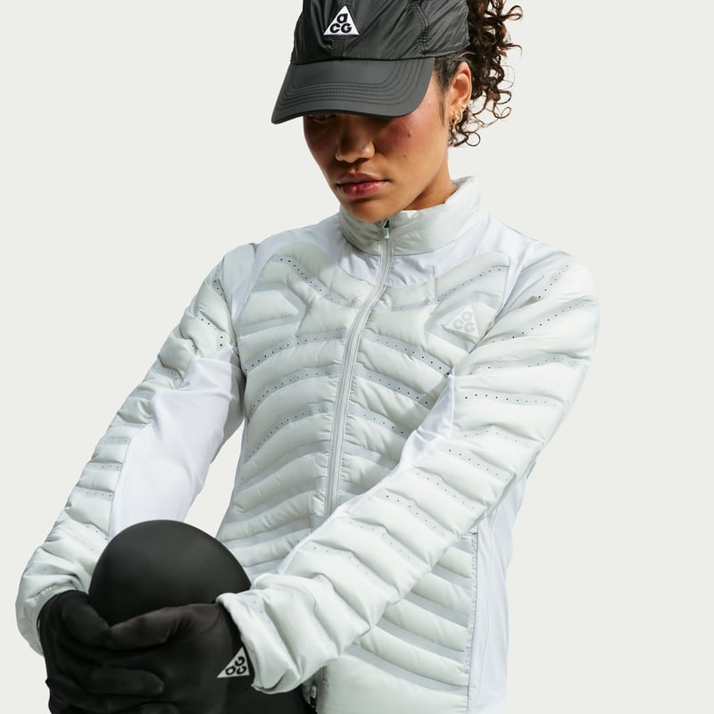 Nike ACG 'Lava Loft' Therma-FIT Jacket "Light Silver & Pure Platinum" | Women | Outdoor | 03 | SPORTSHOWROOM