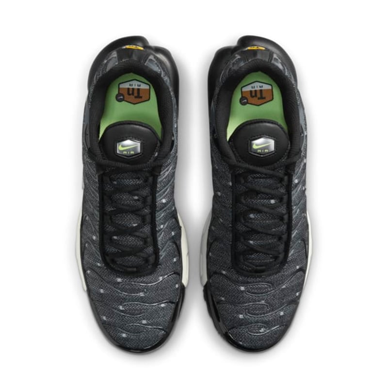 Nike Air Max Plus SE DM7570-001 04