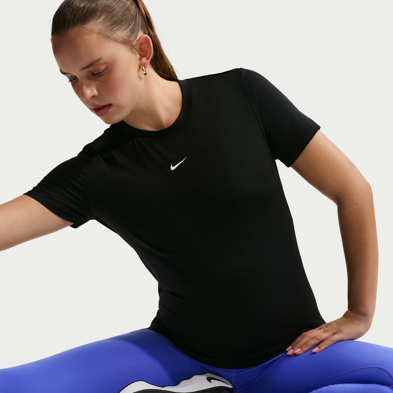 Nike One Dri-FIT Slim-Fit FN5001-011 03