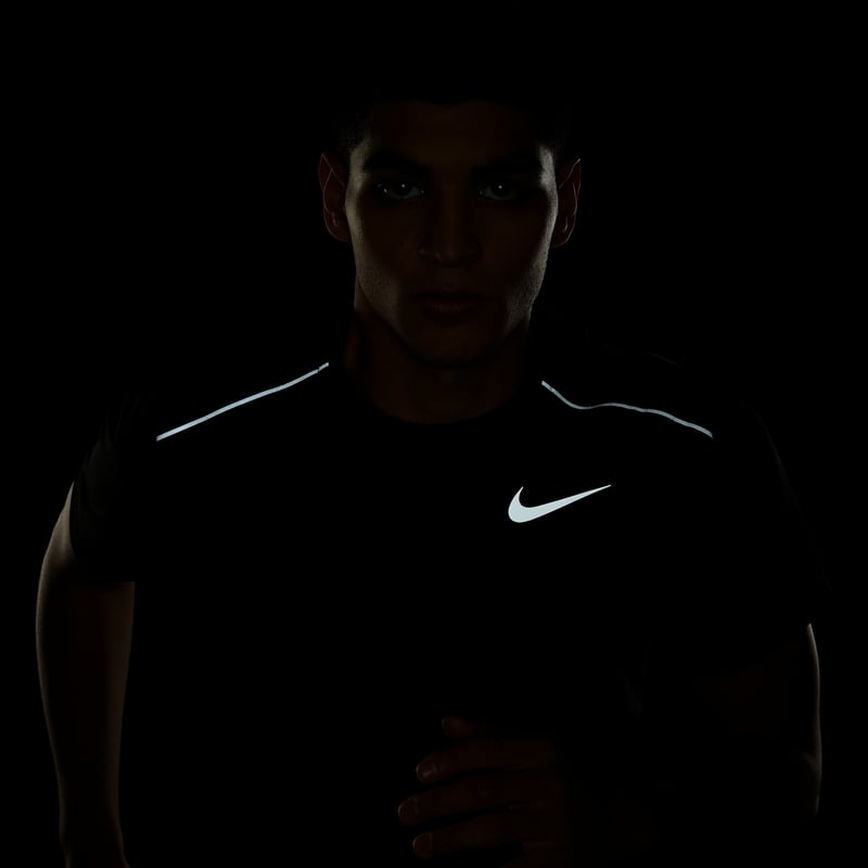 Nike Miler Dri-FIT Shirt "Black" | Men | Running | 05 | SPORTSHOWROOM
