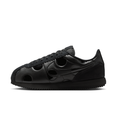 Nike Cortez Sneaker "Triple Black" | Damen | Sportstyle | 01 | SPORTSHOWROOM