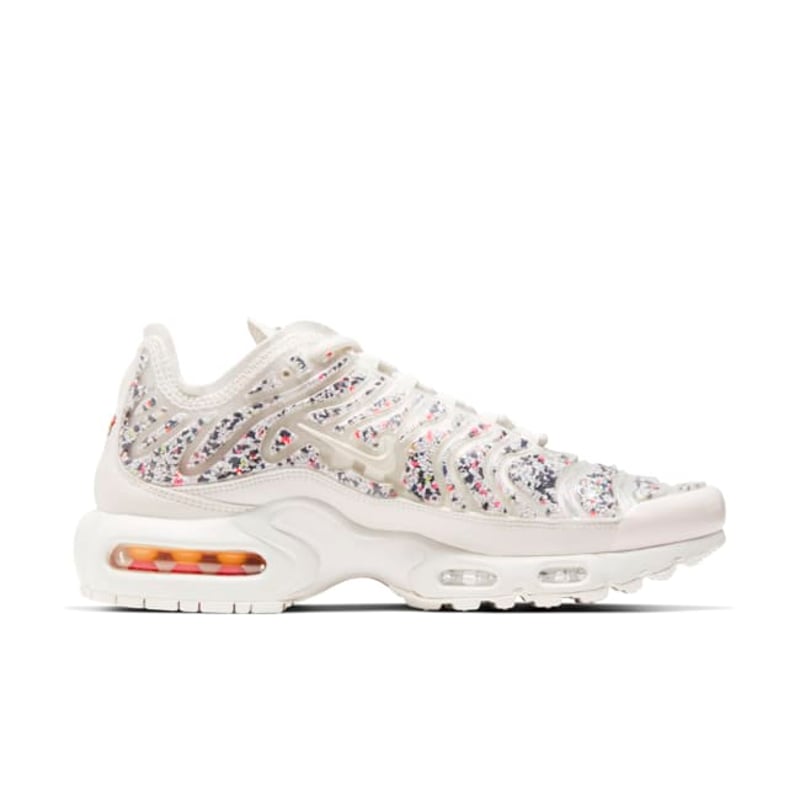Nike Air Max Plus AR0970-002 03