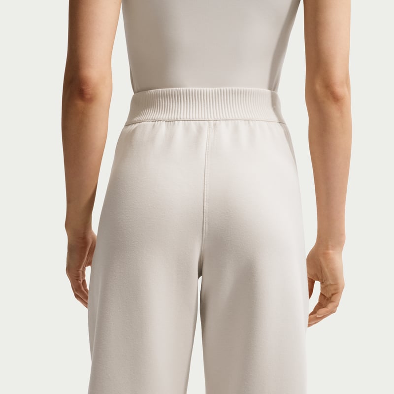 Nike 24.7 ImpossiblySoft Dri-FIT Flared HQ8607-104 03