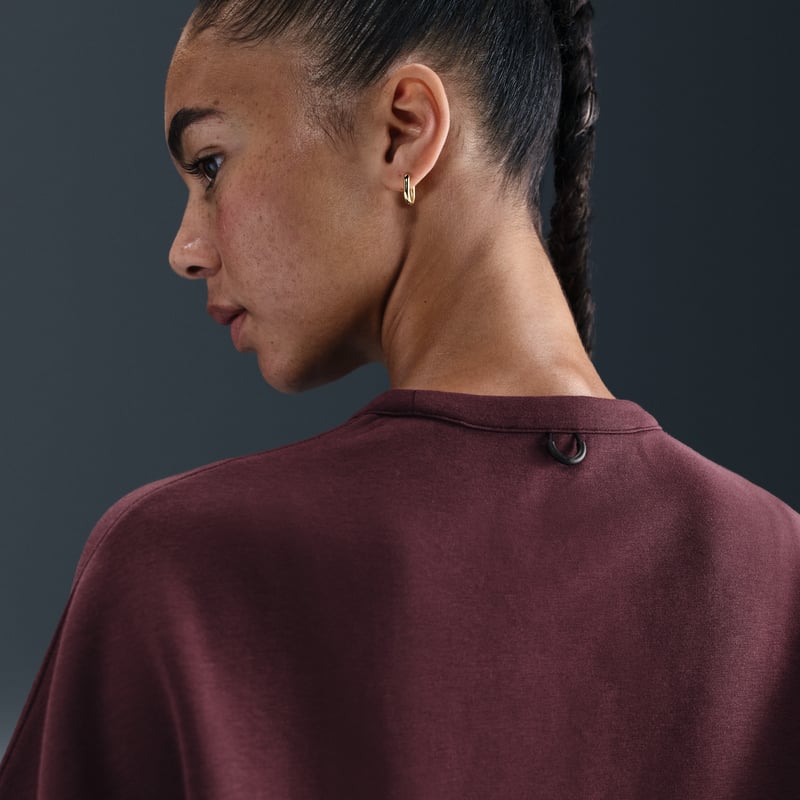 Nike 24.7 ImpossiblySoft Dri-FIT Oversized Crew HQ8193-652 02